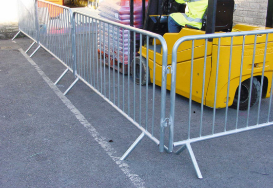 Hot Dip Galvanized Crowd Control Barriers Bridge Feet Temporary Fence For Road