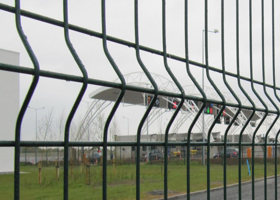 Hot Dip Galvanized 4.0mm Triangle Fence Panel 1.8x2.5m 50x200mm Mesh Peach Post Gardens