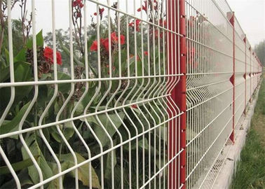 Custom Iron Triangle Wire Mesh Fencing Panels Peach Shaped For Municipal Fence