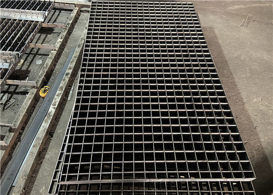 Q235 Pressed 32*3mm Galvanized Steel Grating For Stair Treads / Walkway
