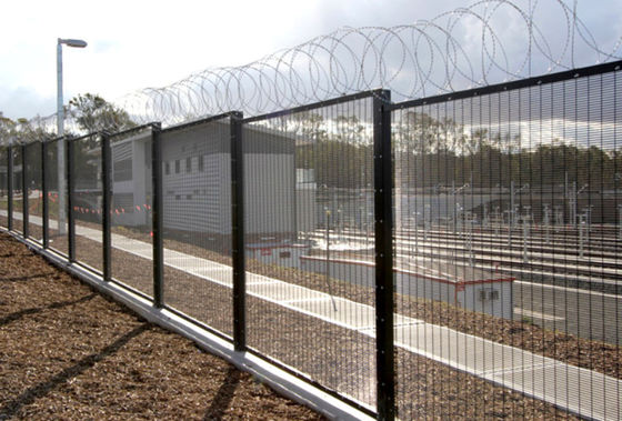 Galvanized Welded Anti Climb 358 Mesh Fence 3'' X 0.5'' X 8 Gauge