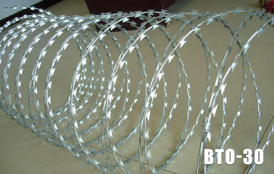 Y Pillar Galvanized Cbt65 Razor Blade Wire To Airport Security Fence / Prison Fence