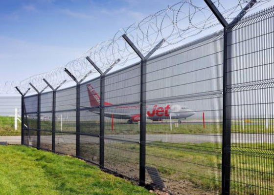 Custom Size White Square Post Triangle Fence Panel 75x150mm Mesh 1.8x2.5m 4.0mm Wire