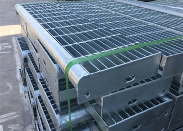 Black White Stainless Steel Floor Grating , Industrial Floor Grates For Chemical Plant