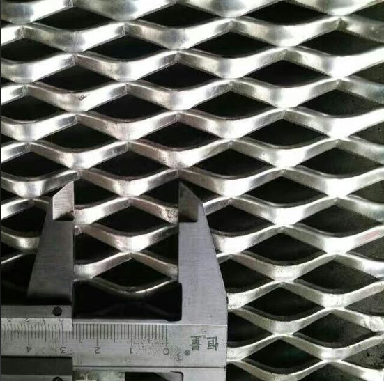 Heavy Duty Expanded Metal Mesh for Industrial Security & Flooring